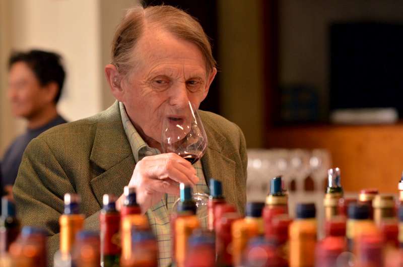 The 2011 vintage marks the 50th consecutive year that Derek Smedley MW has tasted Bordeaux en primeur! 