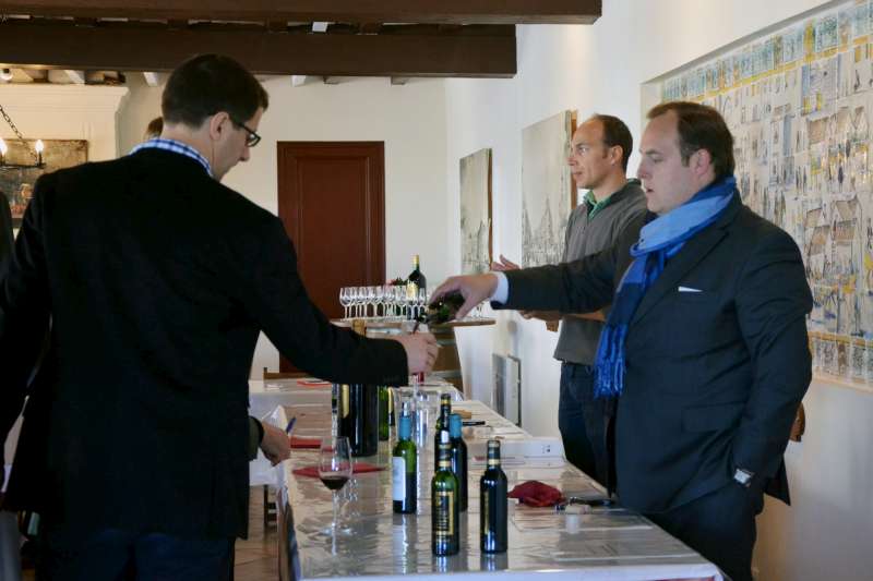 Frederic Casteja pours Oliver some Batailley - surely one of the best value wines in 2011. 