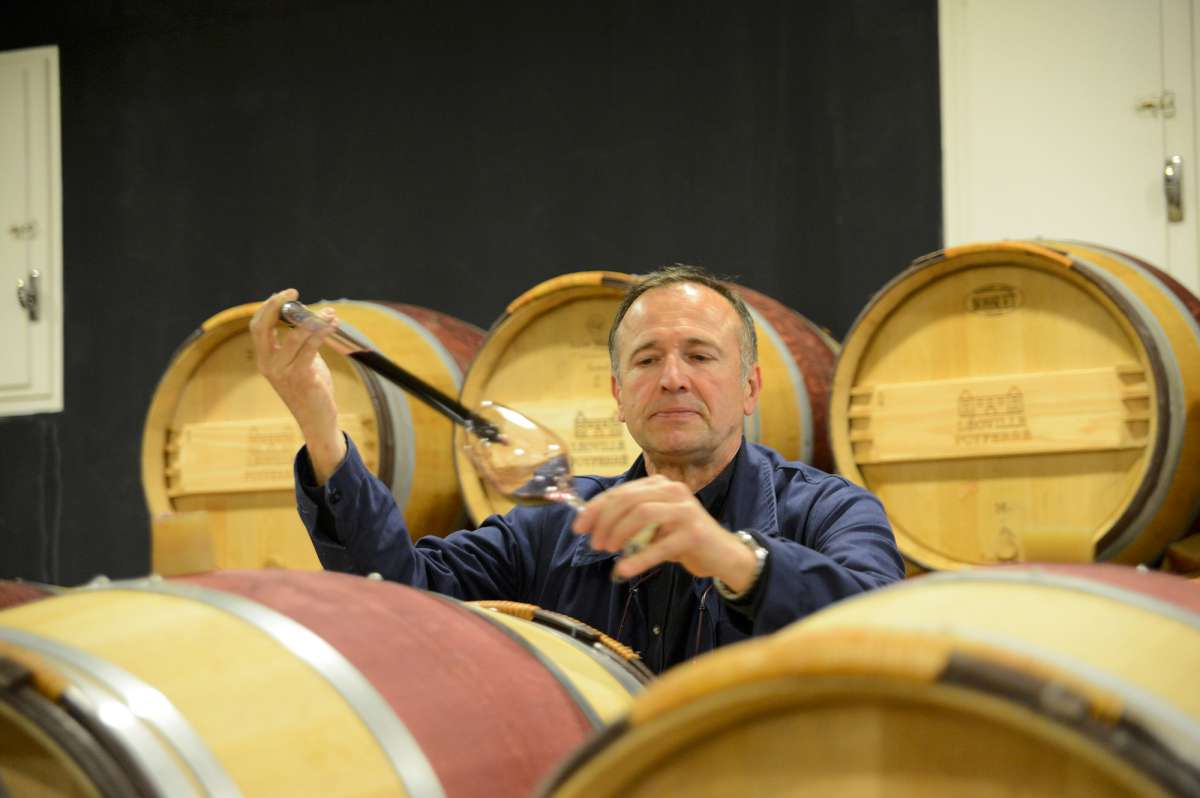 Tasting the component parts of 2022 Léoville Poyferré from the barrel